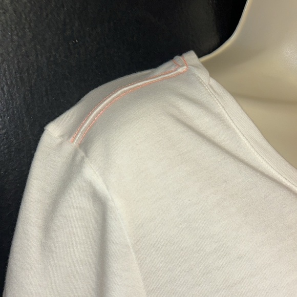 NWT Columbia pocket tshirt. White with blue/peach. XL. - Picture 6 of 15